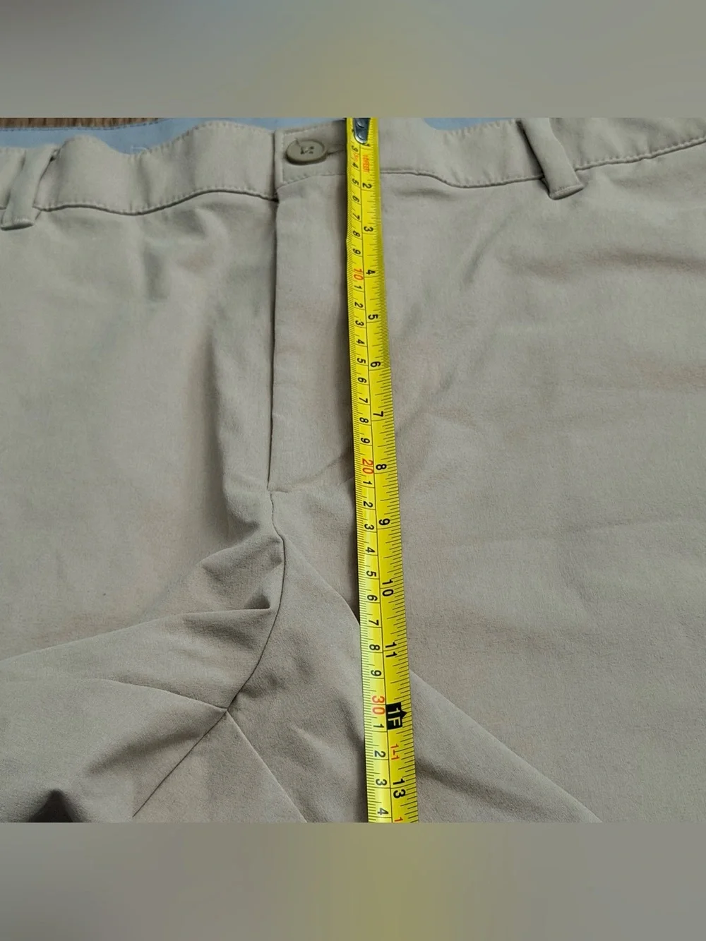 Tommy Bahama Men’s Beige Solid 5 pockets Chino Flat Front Shorts 9 Inch Inseam